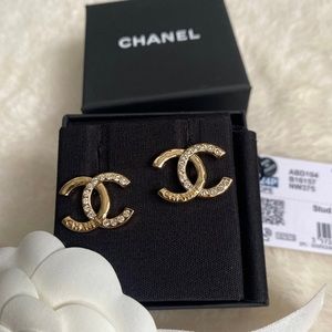 Chanel earrings 24P